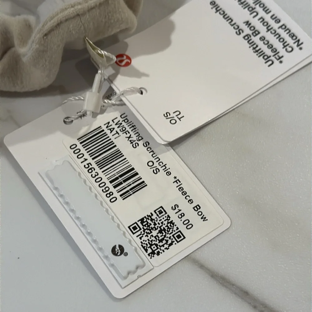 LULULEMON Uplifting Scrunchie Fleece Bow – Natural Ivory 🤍 NWT - Picture 3 of 3